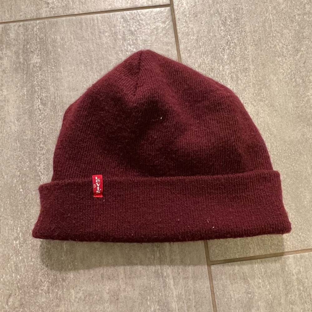 Levi’s Maroon Beanie